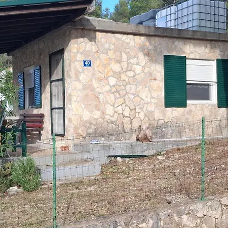 Kuca Od Tatil Evi Sutivan