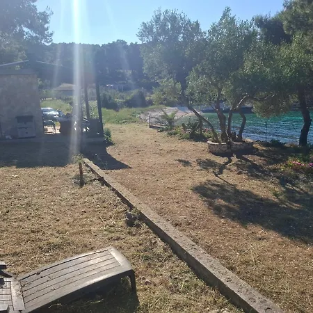 Kuca Od * Sutivan